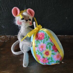 Annalee Lee Easter Girl Mouse with Large Floral Easter Egg, Easter Decor c. 2014